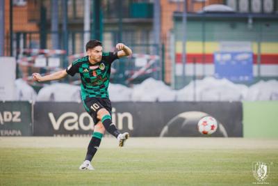 Maksymilian Hebel zdobył bramkę z połowy boiska! (fot. Daniel Tracz/ Stal Stalowa Wola)