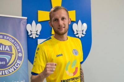 Kamil Sabiłło na celowniku Sandecji Nowy Sącz. W tle pół miliona złotych (fot. Unia Skierniewice)