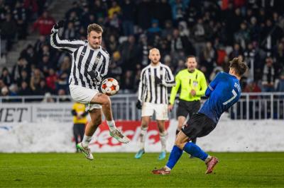 Piłkarze Sandecji Nowy Sącz wrócili do treningów. Na zajęciach pojawiło się trzech nowych zawodników (fot. facebook.com/SandecjaNowySacz)