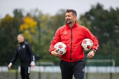 Łukasz Mierzejewski w sztabie szkoleniowym Górnika Łęczna (fot. Sandecja Nowy Sącz)