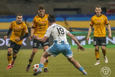 Bartosz Zimnicki (na środku) zostaje w Resovii na kolejny sezon (fot. P. Golonka/ Resovia)