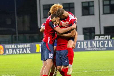 Polonia Środa Wielkopolska pokonała Sandecję i awansowała do kolejnej rundy Pucharu Polski (fot. facebook.com/poloniasrodawielkopolska)