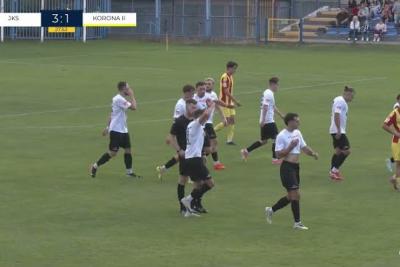 Skrót meczu JKS Jarosław - Korona II Kielce 6-2 (fot. YouTube / MVISION)