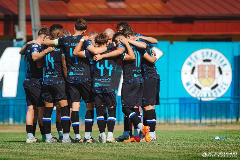 Kadra Stali Rzeszów na obóz przygotowawczy (fot. Robert Skalski/ Stal Rzeszów)