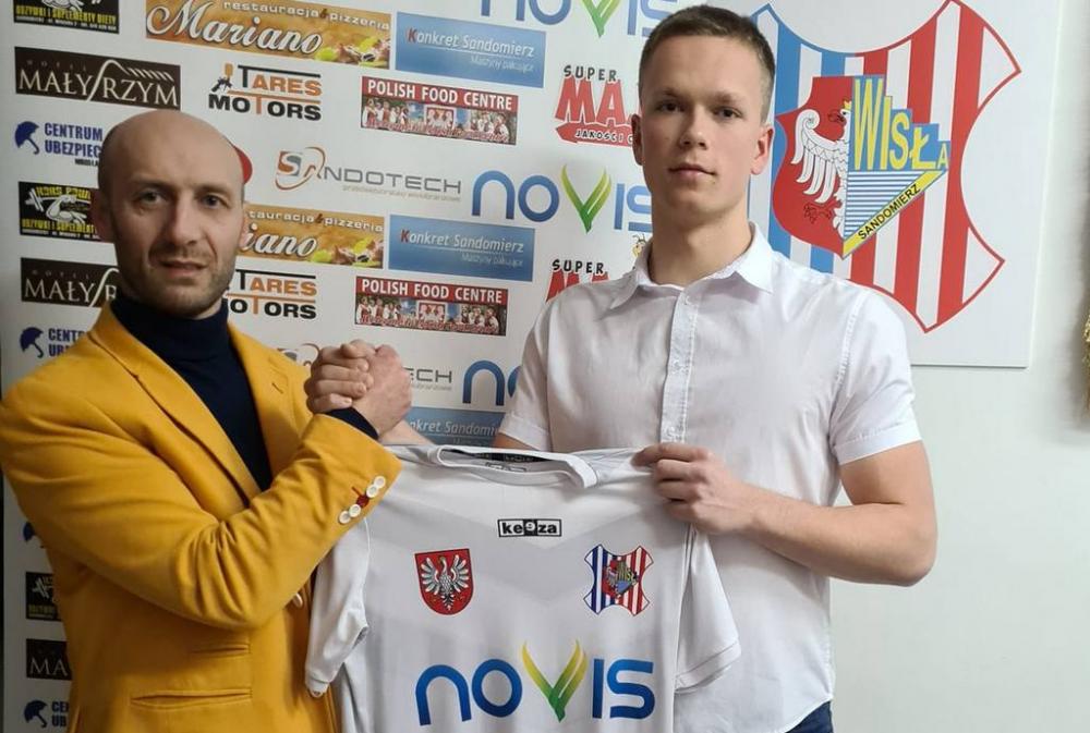 Michał Jurewicz (na zdjęciu, z prawej) został nowym zawodnikiem Wisły Sandomierz (fot. Wisła Sandomierz)