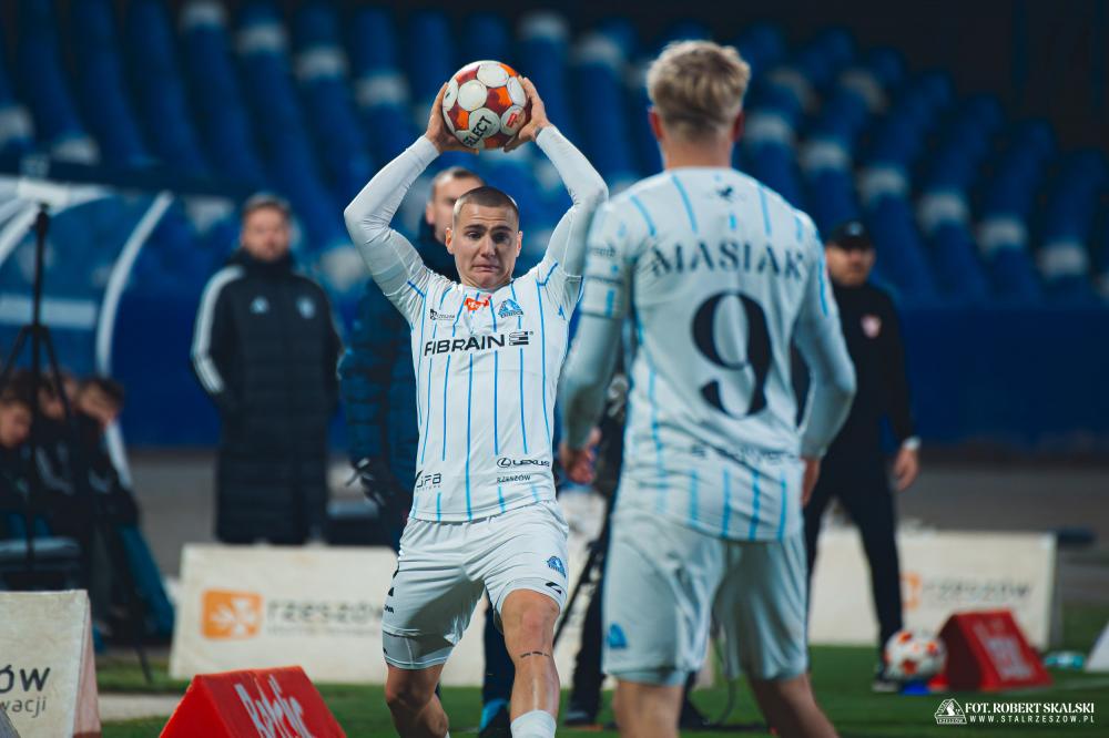 Patryk Warczak wzbudza zainteresowanie klubów z Ekstraklasy (fot. Robert Skalski/ Stal Rzeszów)