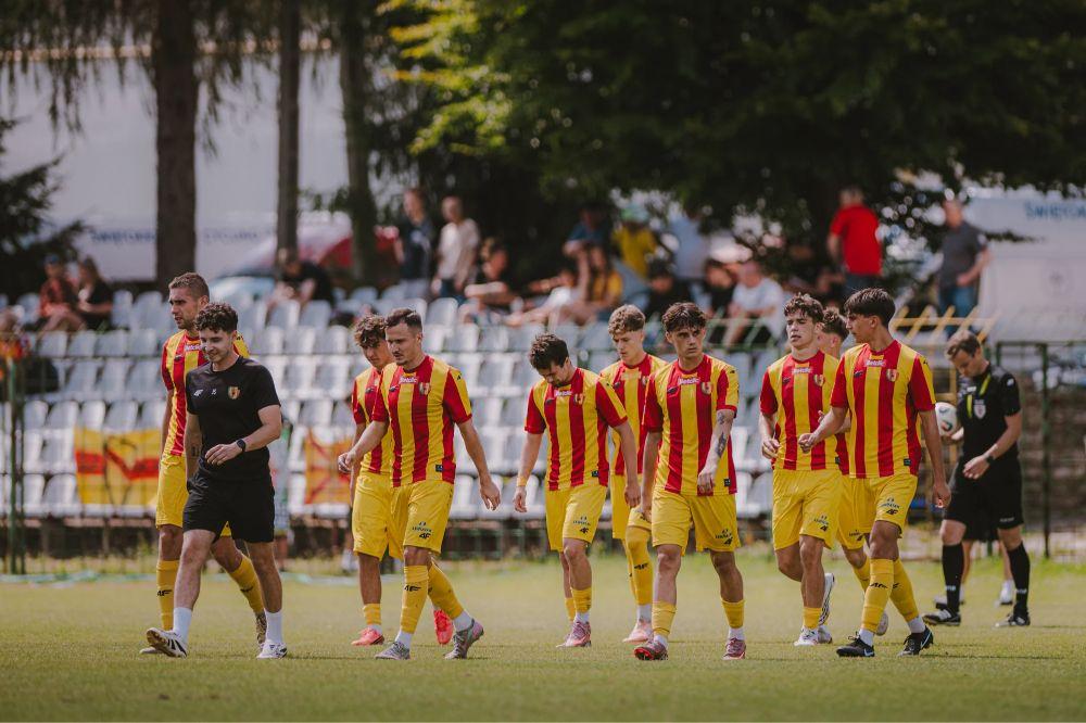 Korona II Kielce przegrała po wyrównanym meczu z Radomiakiem Radom (fot. Paula Duda/ Korona II Kielce) 