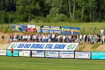 Bójka pseudokibiców na meczu Stali Sanok. Mecz przerwany na 10 minut