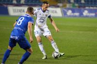 PGE Stal Mielec (białe stroje) w niedzielę zagra z Wisłą Kraków (fot. Radosław Kuśmierz)