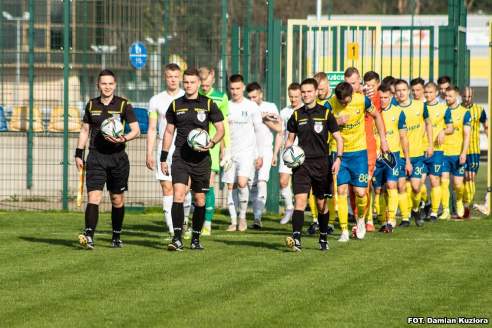 Avia Świdnik w meczu 27. kolejki 3 ligi gr. IV pokonała TEXOM Sokoła Sieniawa aż 8-2 (fot. Damian Kuziora)