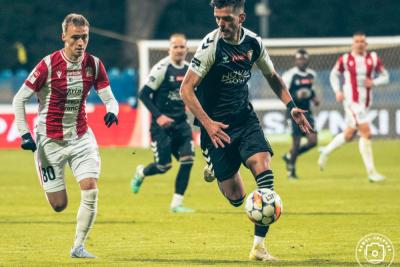 Dominik Banach (z lewej) wyróżniony po ostatnim spotkaniu (fot. P. Golonka/ Resovia)