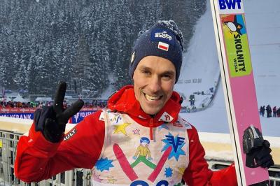 Zrobił to! Piotr Żyła Mistrzem Świata w skokach narciarskich!
