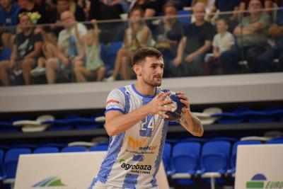 Handball Stal Mielec przegrywa po raz drugi w tym sezonie! Emocje podczas rzutów karnych na nowej hali w Mielcu!