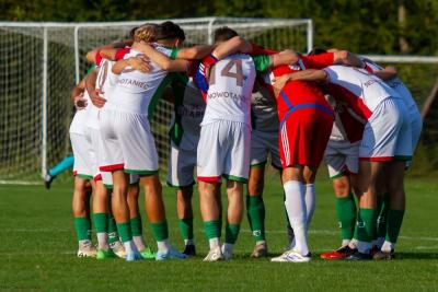 Cosmos Nowotaniec zremisował z Czarnymi Jasło w sparingu (fot. Tomasz Sowa)