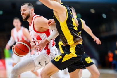 Oleksandr Mishula kolejny raz był najskuteczniejszym zawodnikiem po stronie Resovii (fot. Resovia Rzeszów Koszykówka)