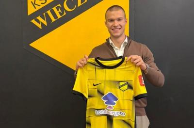 Pół miliona euro za środkowego obrońcę! Wieczysta potwierdziła kolejny transfer