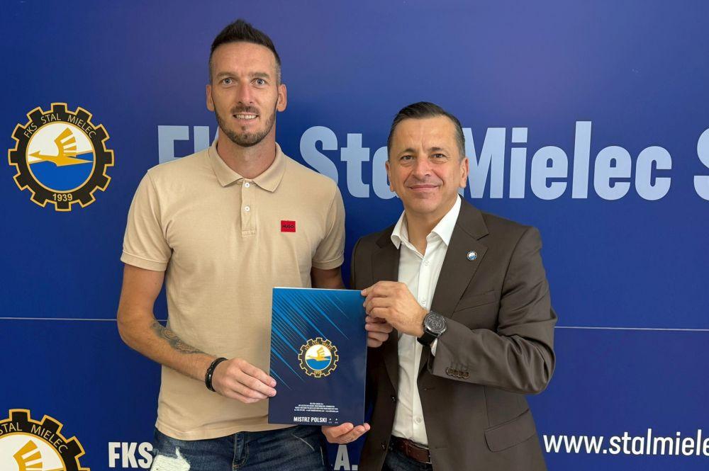 Konrad Jałocha z nowym kontraktem w Stali Mielec (fot. FKS Stal Mielec)