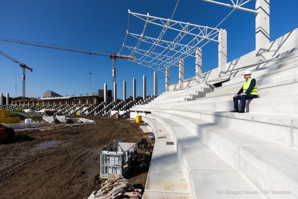 Podkarpackie Centrum Lekkiej Atletyki powstaje w Rzeszowie przy ul. Wyspiańskiego 22 (fot. Grzegorz Bukała/ UM Rzeszów)