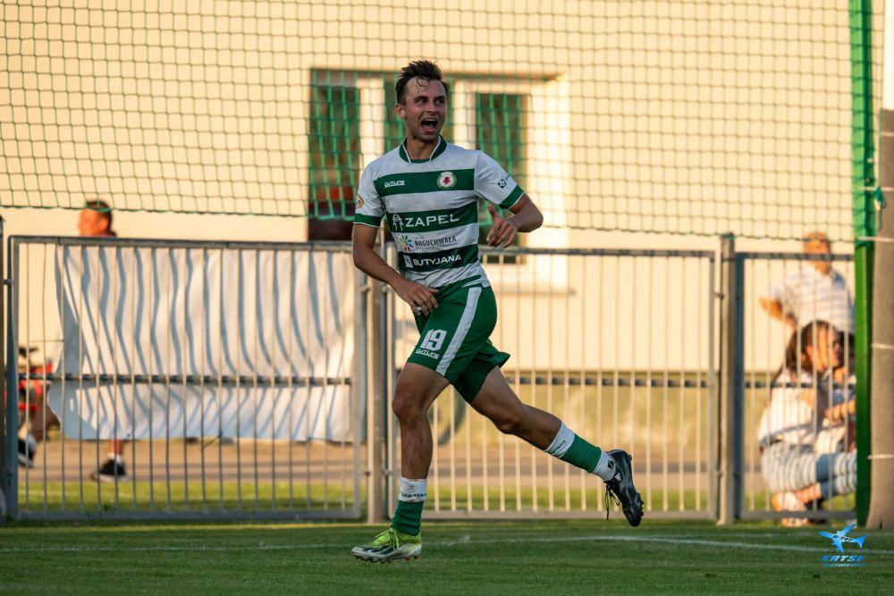 Dominik Pikiel zdobył jedną z bramek w meczu z KS Wiązownica (fot. KRTSE Photography)