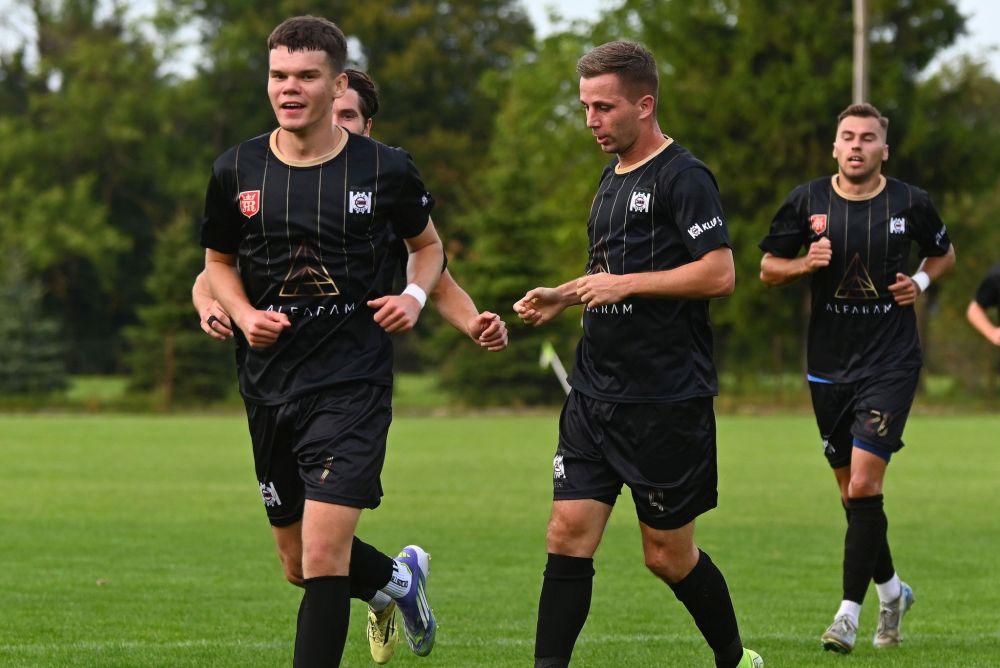 Czarni Jasło pokonali na wyjeździe LKS Czeluśnica (fot. Krzysztof Paryś Fotografia Sportowa)