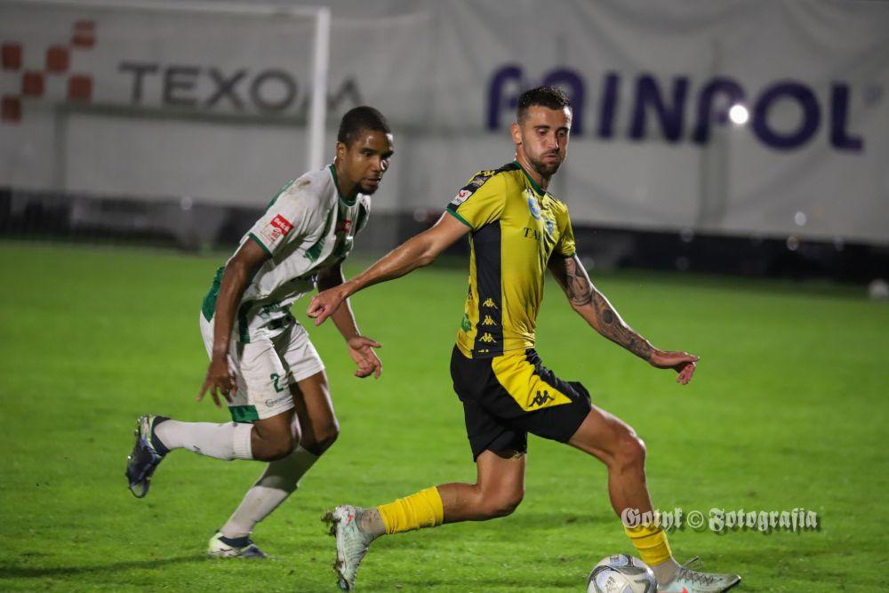 Paweł Mróz (w barwach Siarki Tarnobrzeg) zdobył jedenastą bramkę w tym sezonie (fot. Wisłoka Dębica)