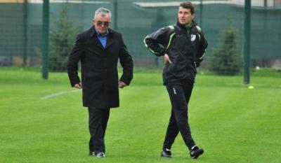 Maciej Wojnar (z prawej) będzie trenerem w śląskiej IV lidze