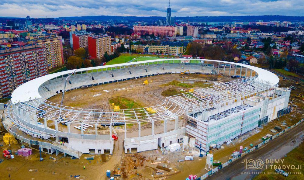 Raport z budowy Podkarpackiego Centrum Lekkiej Atletyki #7 (fot. Resovia)