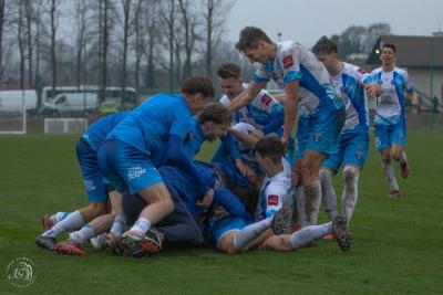Błękitni Ropczyce wyszarpali zwycięstwo w ostatniej akcji meczu (fot. Jakub Gawron/Błękitni Ropczyce)
