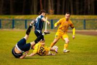 Stal Kraśnik (żółte stroje) przegrała szósty mecz z rzędu (fot. Stal Kraśnik)