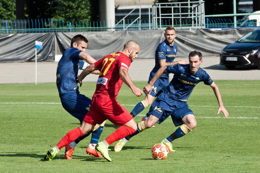 Artur Pląskowski (w środku) już jutro ma zostać piłkarzem Stali Rzeszów(fot. Krzysztof Krupa, stalrzeszow.pl)