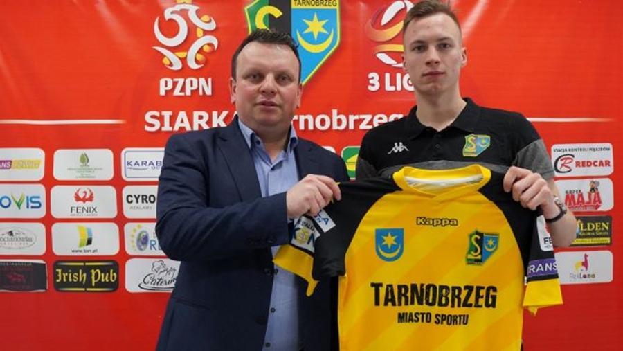 Gracjan Kloc (na zdjęciu, z prawej) może zostać nowym zawodnikiem Głogovii Głogów Małopolski (fot. Siarka Tarnobrzeg)