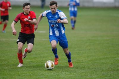 Z piłką Wojciech Reiman, strzelec piątek bramki dla Stali Rzeszów (fot. archiwum)