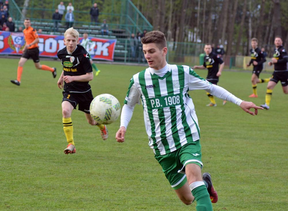 Jedną z bramek dla Wisłoki Dębica zdobył Adrian Nowak (fot. archiwum)