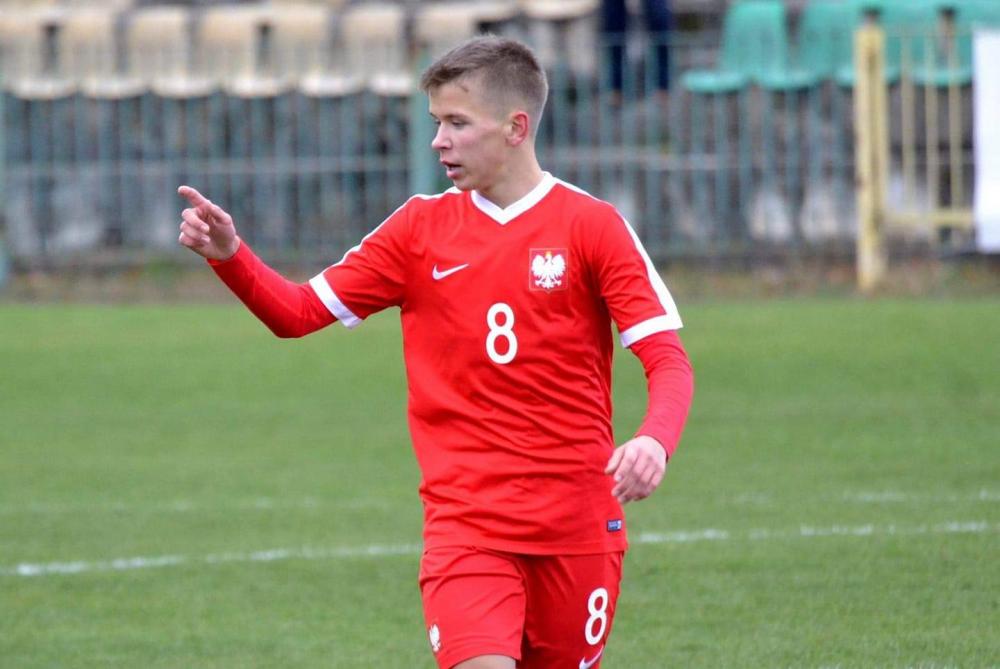 Antek Kozubal w koszulce Reprezentacji Polski. (fot. Beniaminek Krosno)