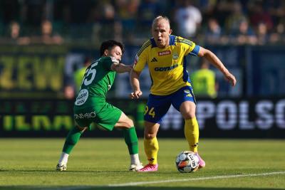 Arka dopięła swego. Późny gol Luisa Perei dał zwycięstwo z Motorem