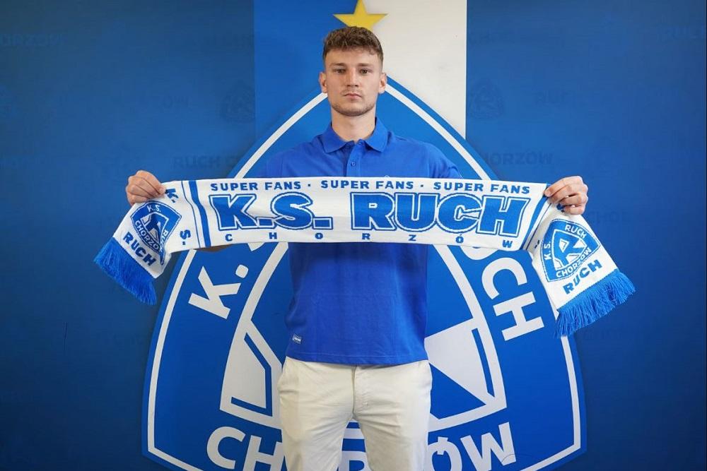 Tomasz Bała został piłkarzem Ruchu Chorzów! (fot. Ruch Chorzów)