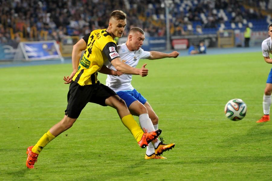 Bartosz Waleńcik (na zdjęciu z lewej) już wkrótce może zmienić Siarkę Tarnobrzeg na Stal Mielec (fot. archiwum)