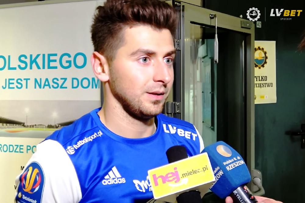 Bartosz Nowak był zadowolony ze skuteczności PGE Stali Mielec w meczu z Pogonią Szczecin. (fot. Stal TV)