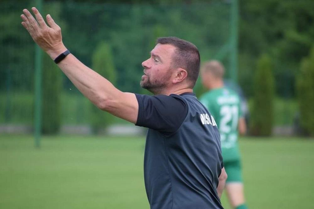 Bartosz Zołotar ma trudne zadanie - próbuje znaleźć piłkarzy solidnych i niedrogich jednocześnie. fot. Wisłoka Dębica