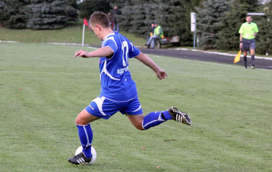 Beniaminek z Ropczyce pnie się coraz wyżej w czwartoligowej tabeli (fot. facebook.com/tygodnikreportergazeta)