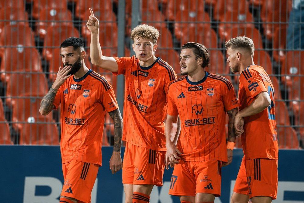 Skrót meczu Bruk-Bet Termalica Nieciecza - Lechia Gdańsk 2-1 (wideo OnNetwork)