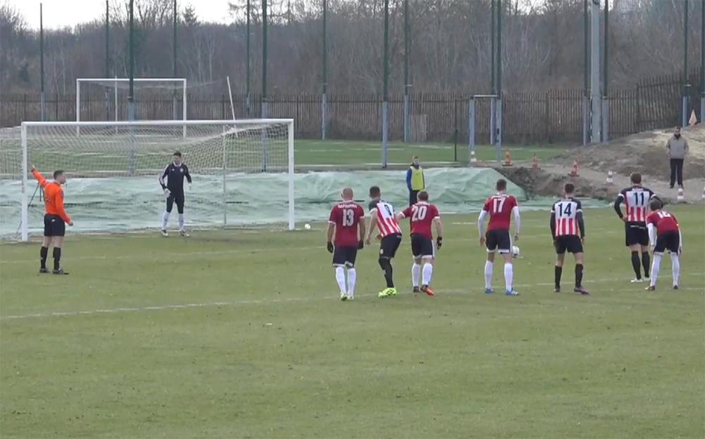 Pierwszy gol dla Resovii padł z rzutu karnego, który skutecznie egzekwował Bartłomiej Buczek.