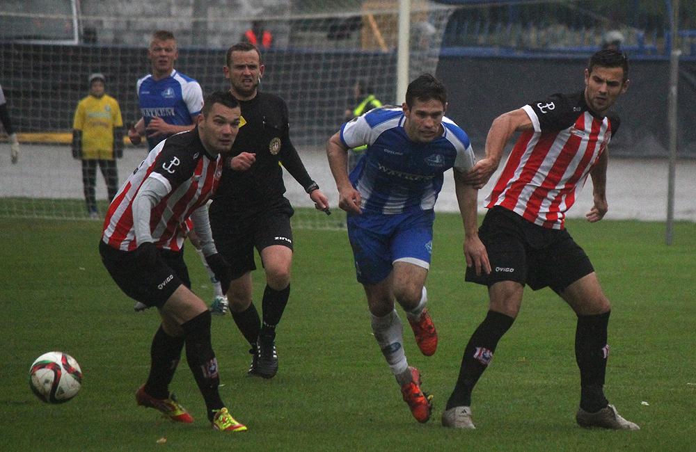 Resovia (biało-czerwone pasiaki) zremisowała w Lublinie (fot. archiwum)