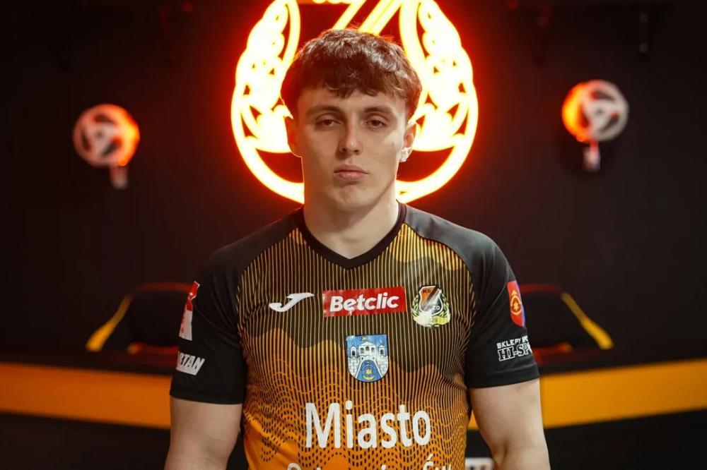 Dawid Kroczek nowym zawodnikiem KSZO Ostrowiec Świętokrzyski (fot. KSZO 1929 Ostrowiec Świętokrzyski)