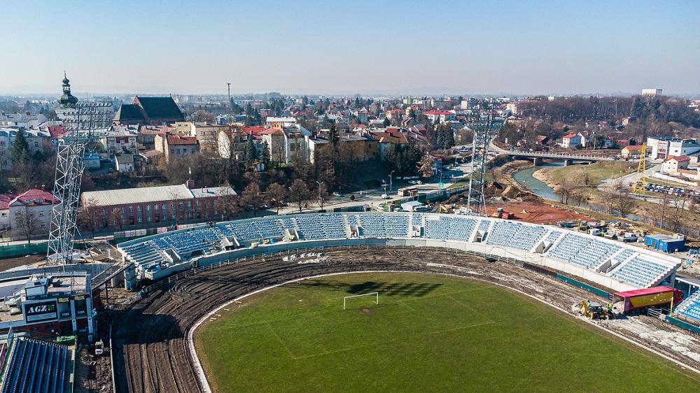 Zobaczcie jak wygląda aktualnie nowa trybuna na stadionie w Krośnie! (fot. własne)