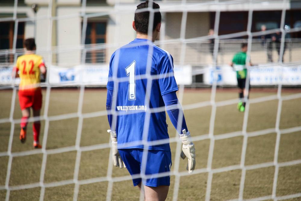 Dominik Kalinowski zagrał w zaledwie jednym meczu Znicza Pruszków w 2 lidze. (fot. Znicz Pruszków)