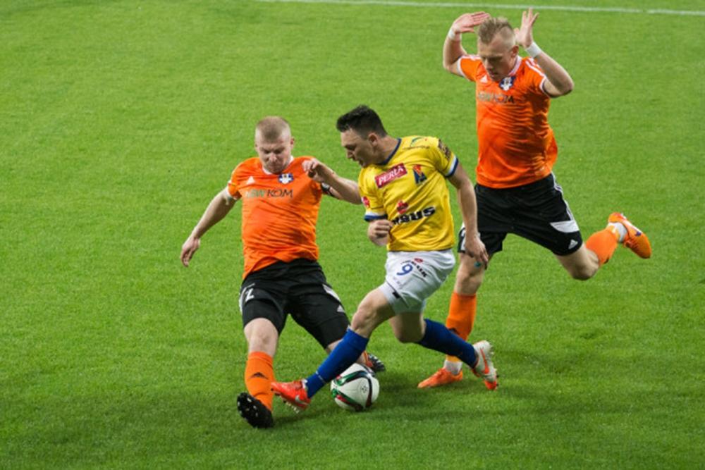 Sokół Sieniawa (pomarańczowe stroje) wraca na Arenę Lublin po dwóch latach (fot. Łukasz Wiszniewski)