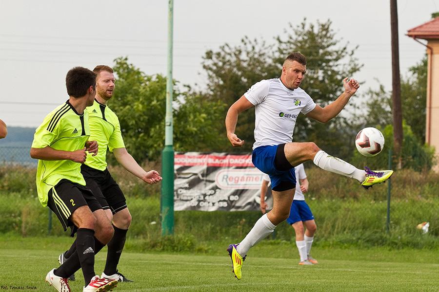 Ekoball Stal Sanok w biało-niebieskich strojach (fot. Tomasz Sowa)