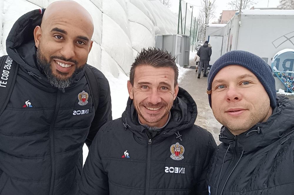 Grzegorz Raus (po prawej) z trenerami Nice! (fot. Facebook)