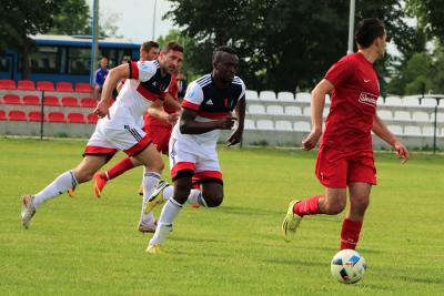 KS Wiązownica - LKS Pisarowce 0-1. Zwycięski gol Hansona Kumah-Doe